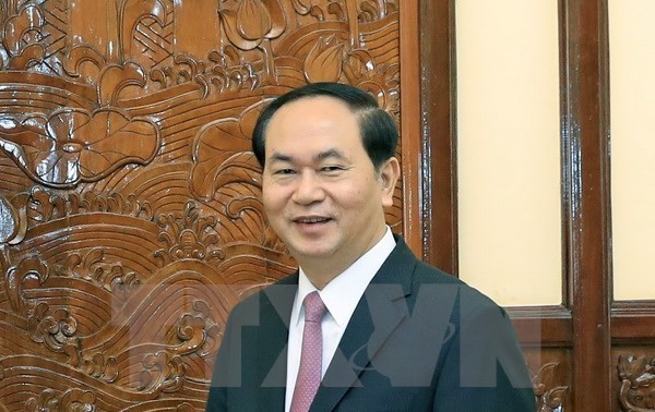 Presidente de Vietnam insta a mayor coordinación con Interpol