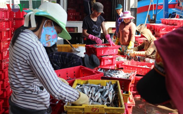 Parlamentarios vietnamitas revisan la Ley de Acuicultura