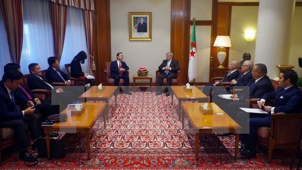 Argelia aspira a reforzar la colaboración con Vietnam