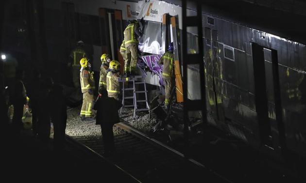Choque de trenes en España: al menos un muerto y 95 heridos