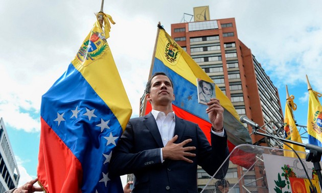 Gobierno de Maduro amenaza con encarcelar al líder opositor