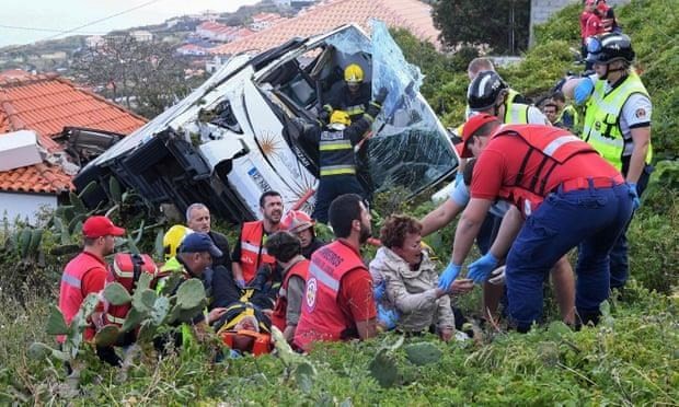 Mueren al menos 29 turistas alemanes en un accidente de autobús en Portugal