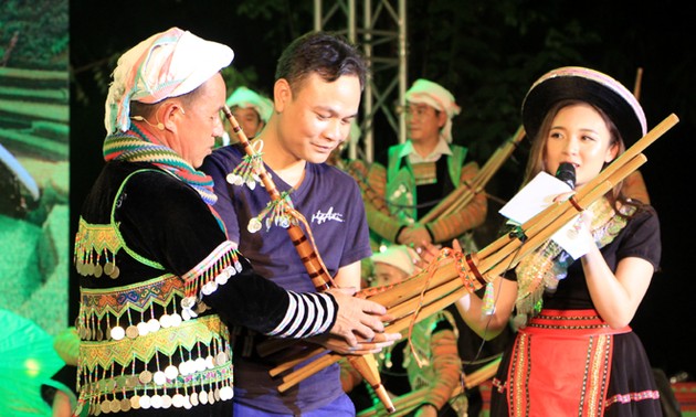 Preservan y promueven valores culturales de la etnia Mong
