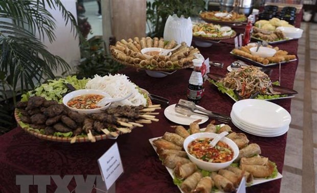 Presentan el arte culinario de Vietnam a amigos rusos