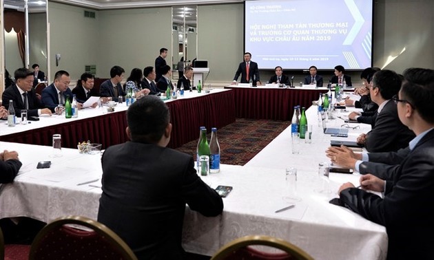 Efectúan conferencia de consejeros comerciales de Vietnam en Europa