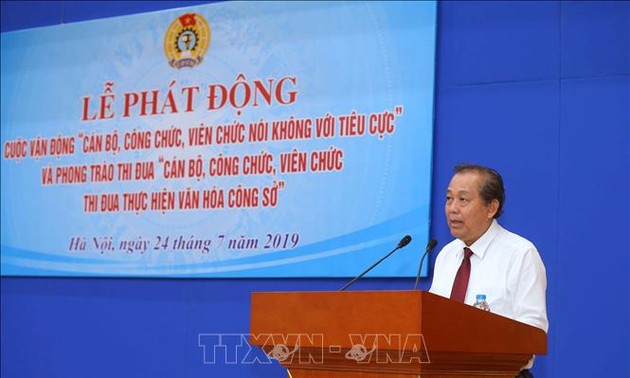 Promueven lucha contra fenómenos vicios en las oficinas vietnamitas