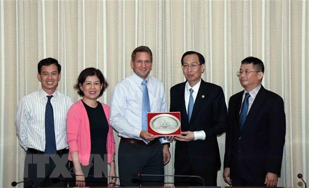 Ciudad Ho Chi Minh fortalece la cooperación con el grupo Intel