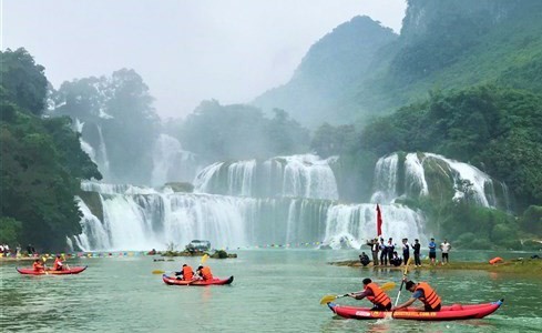 Inauguran festival turístico de cataratas de Ban Gioc en Cao Bang