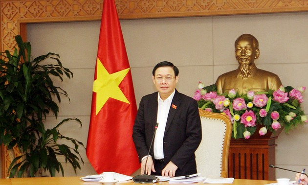 Vicepremier vietnamita preside reunión sobre economía colectiva