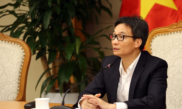 Recopilan opiniones de expertos vietnamitas para perfeccionar documentos del XIII Congreso Partidista