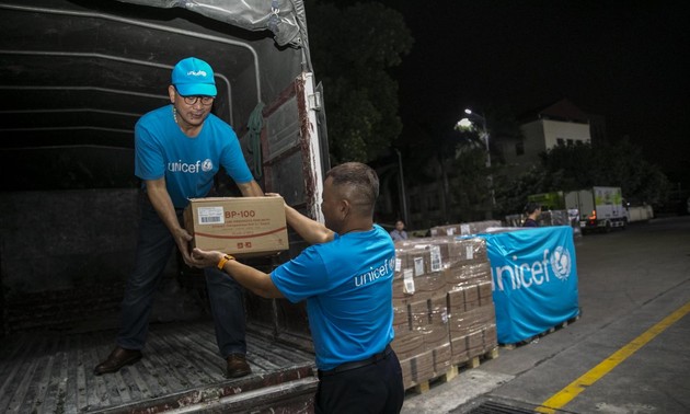Unicef dona 10 toneladas de productos nutricionales para niños vietnamitas afectados por desastres naturales