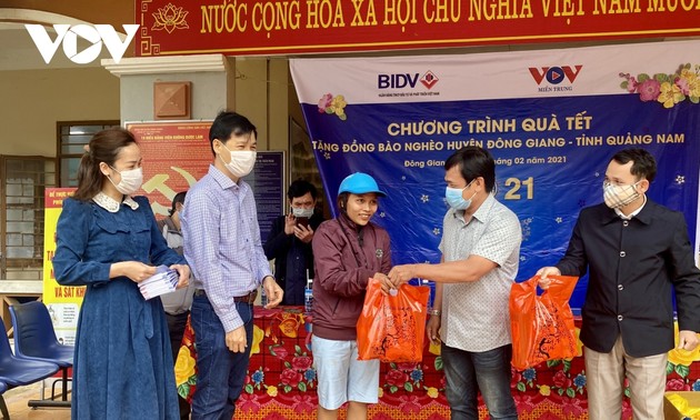 Garantizan un Tet próspero a compatriotas étnicos y familias pobres en el centro y el sur de Vietnam