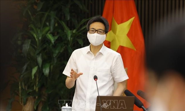 Vicepremier vietnamita exigen evitar propagación del covid-19 en zonas industriales