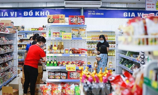 Vietnam garantiza el equilibrio de oferta y demanda de mercancías en medio del covid-19