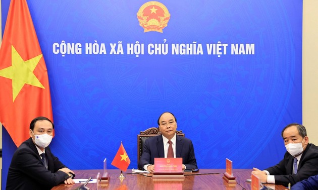 El presidente de Vietnam agradece la asistencia de empresas surcoreanas en la lucha contra la pandemia en el país.