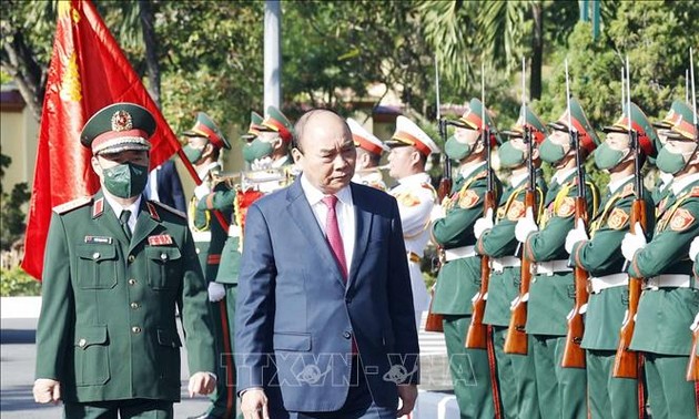 Presidente vietnamita visita el Mando de la Región Militar 5 en vísperas del Tet