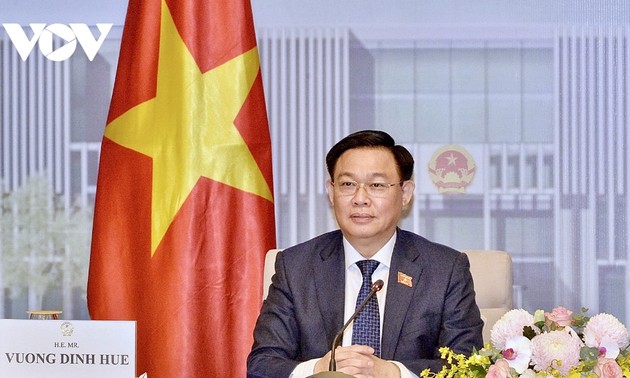 Presidente del Parlamento vietnamita felicita a la República de Ghana por su Día Nacional