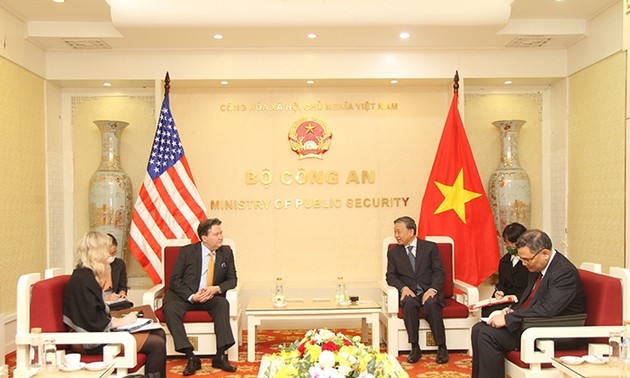 Vietnam y Estados Unidos promueven la cooperación en el sector de seguridad