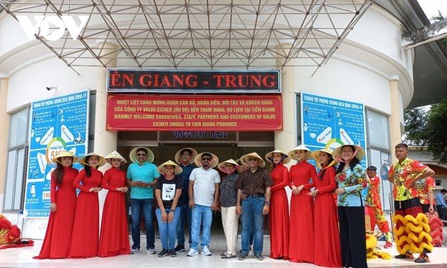 Tien Giang recibe al mayor grupo de turistas internacionales desde el covid-19