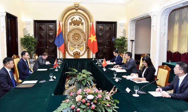 Realizan la décima consulta política entre Vietnam y Mongolia