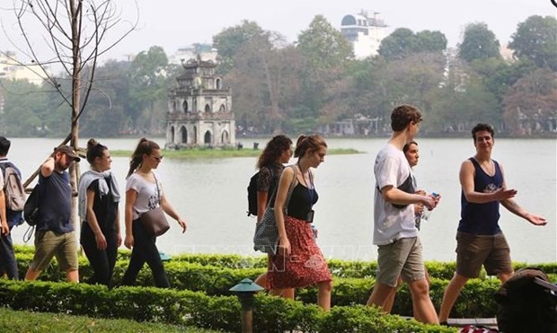 Vietnam alcanza casi 17 mil millones de dólares de ingresos por servicios turísticos