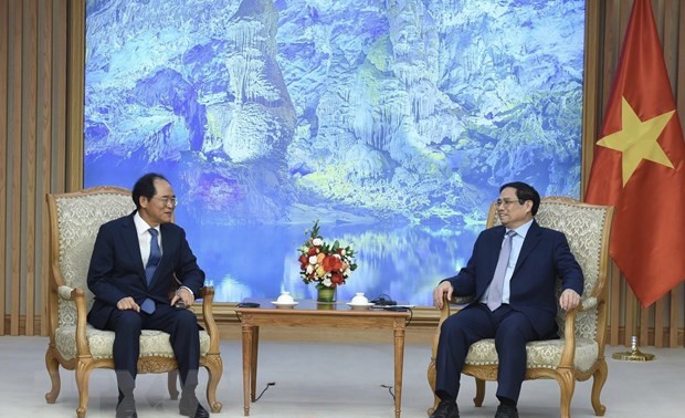 Primer ministro destaca los aportes del embajador surcoreano a las relaciones bilaterales