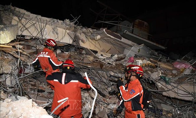 Presidente turco anuncia plan de reconstrucción tras terremotos