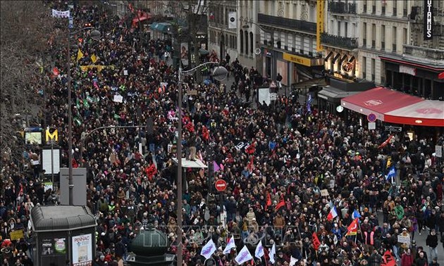 Marchas en Francia contra el plan de reforma de pensiones del Gobierno