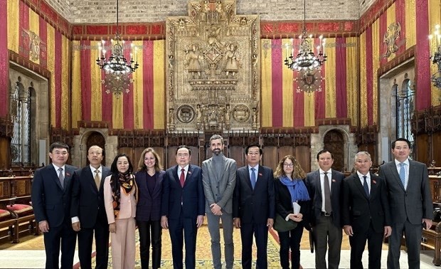 Vicepresidente del Parlamento vietnamita visita Barcelona