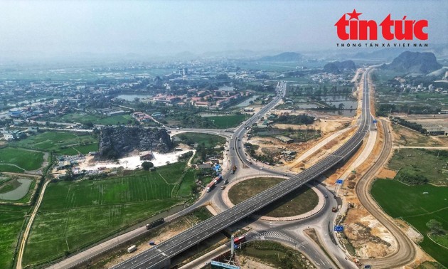 Proyectos de carreteras crean impulso para el desarrollo económico del país