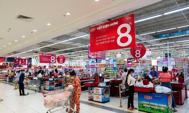 Reducen el IVA para estimular demanda de consumidores, según diputados vietnamitas