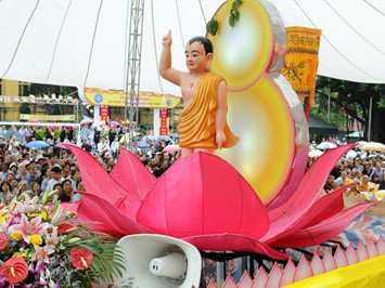 Actividades conmemorativas al Día de Nacimiento del Buda en Vietnam