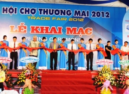 Inauguran Feria de Comercio Internacional 2012 en Can Tho