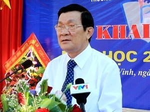 Presidente vietnamita estimula a profesores y alumnos por el nuevo año escolar