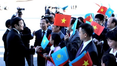 Vietnam y Kazajstán incrementan relaciones
