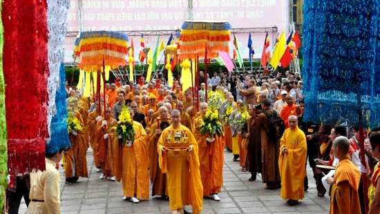 Vietnam renueva marco jurídico para facilitar actividades religiosas 