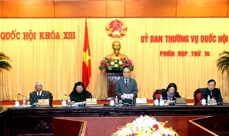 Comité permanente del Parlamento vietnamita discute varias legislaciones