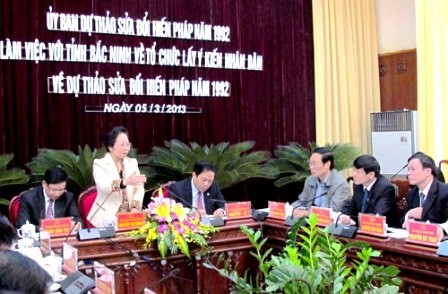 Gobierno vietnamita revisa consultas populares de enmienda constitucional