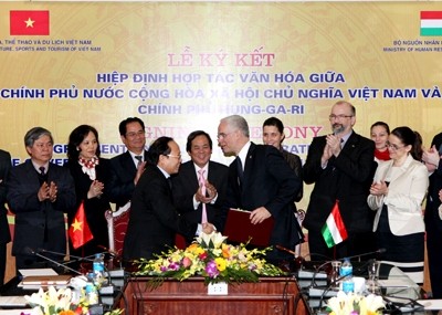 Vietnam y Hungría impulsan colaboración en cultura, turismo y deportes
