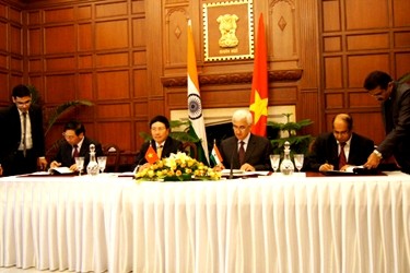 Vietnam e India concretan voluntad de afianzar relaciones en economía y comercio