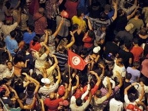 Manifestantes demandan renuncia de Gobierno tunecino