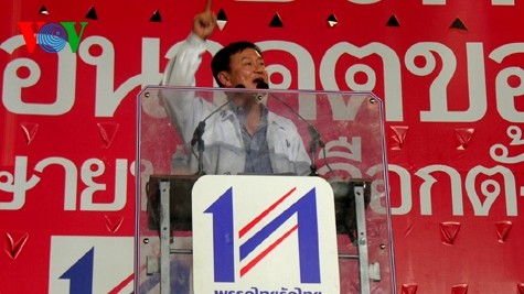Manifiestan tailandeses contra proyecto de amnistía a Thaksin Shinawatra