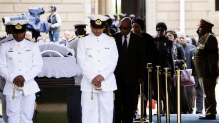 Sudáfrica da su última despedida a Nelson Mandela