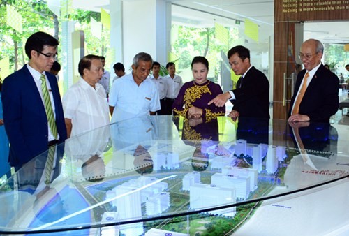 National Assembly Chairwoman visits Ton Duc Thang University