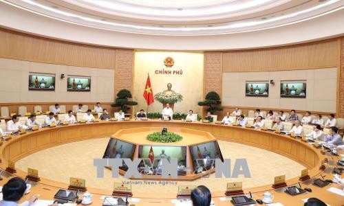 PM Nguyen Xuan Phuc chairs meeting on building institutions