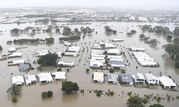 Australia issues new flood warning 