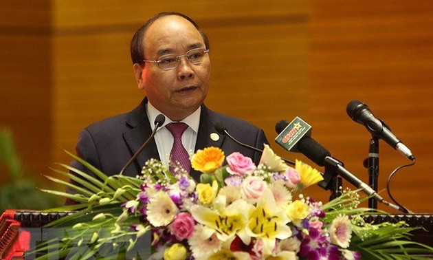 Nguyen Xuan Phuc총리, 베트남 인민군대의 질 및 전투력 제고