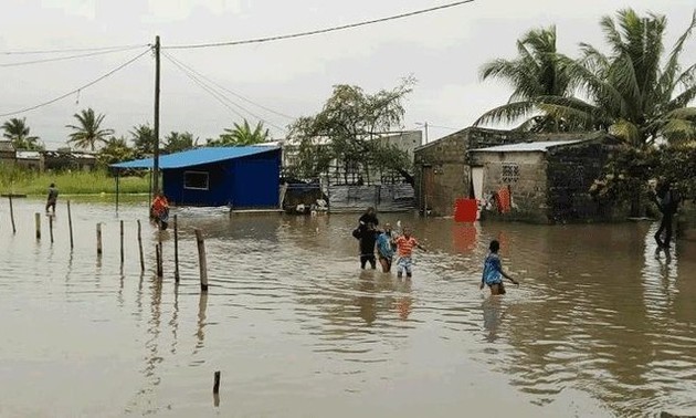 Idai 태풍 : 모잠비크에서 홍수 속에 고립된 15,000명