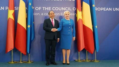 응우옌 쑤언 푹 (Nguyễn Xuân Phúc) 총리, 루마니아 지도자들과 회견