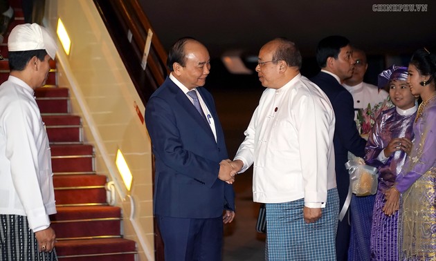 응우옌 쑤언 푹 총리, 미얀마 공식방문차 수도 네피도 도착